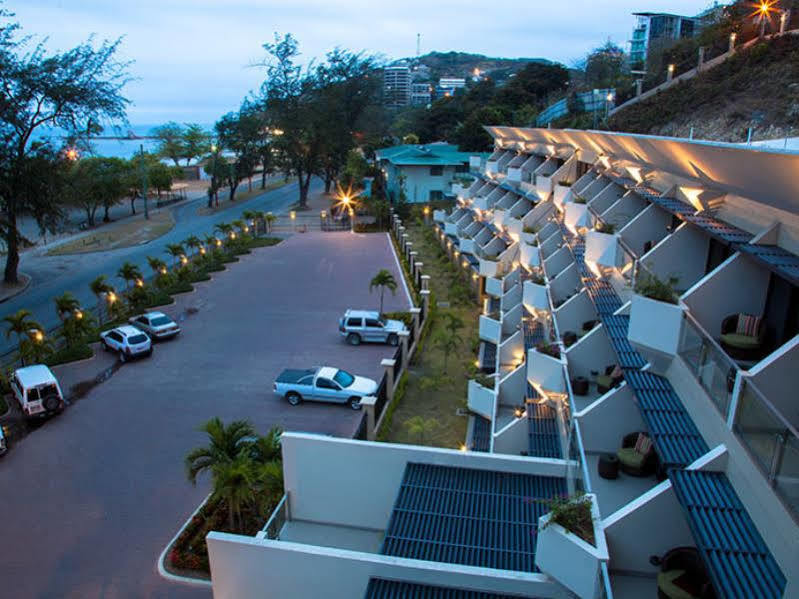 Ela Beach Hotel Порт-Морсбі Екстер'єр фото